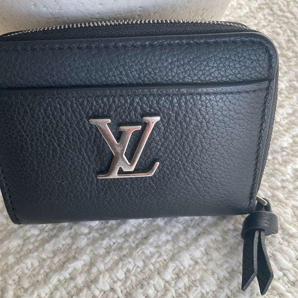Authentic Louis Vuitton Lockme Zippy Coin Purse Wallet Taurillon Leather Black - Picture 10 of 10